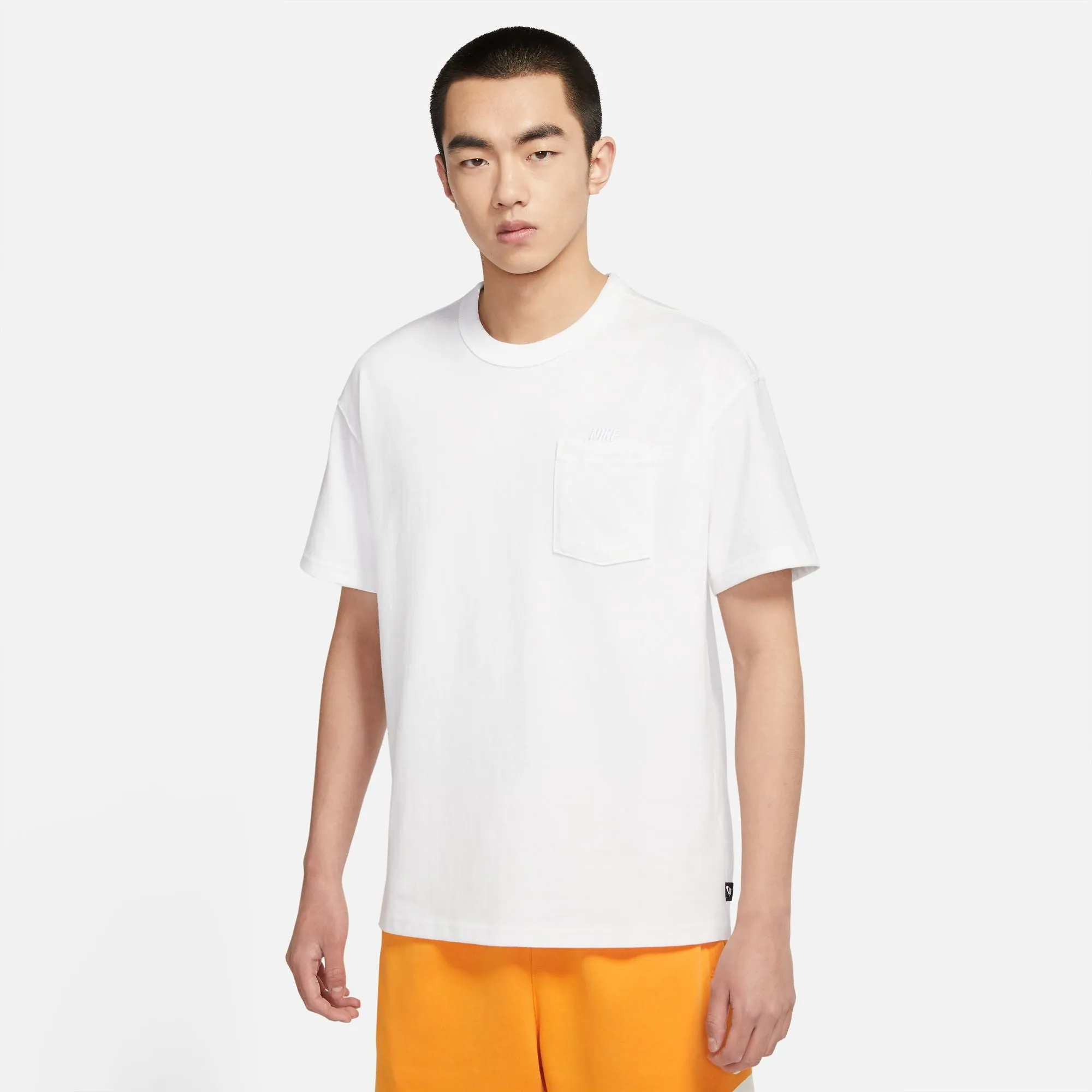 Nike Sportswear Premium Essentials Men's Pocket T-Shirt