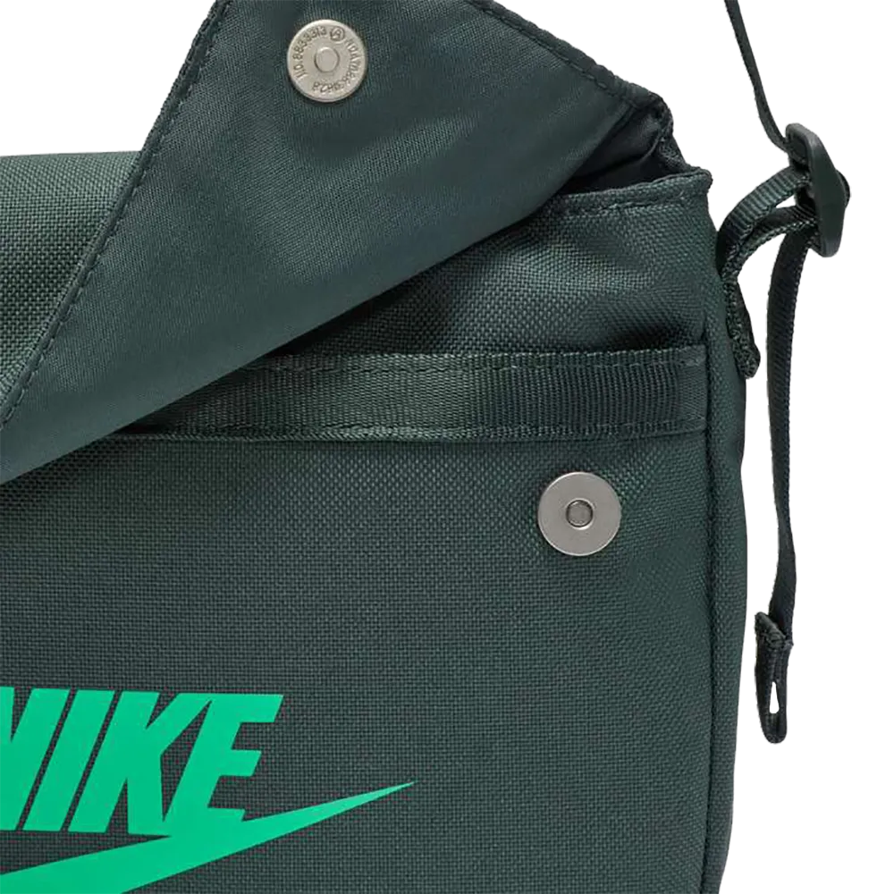 Nike Sportswear Women's Futura 365 Crossbody Bag